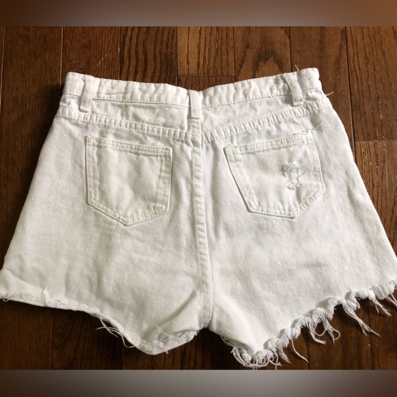 white ripped jean shorts - Picture 2 of 3